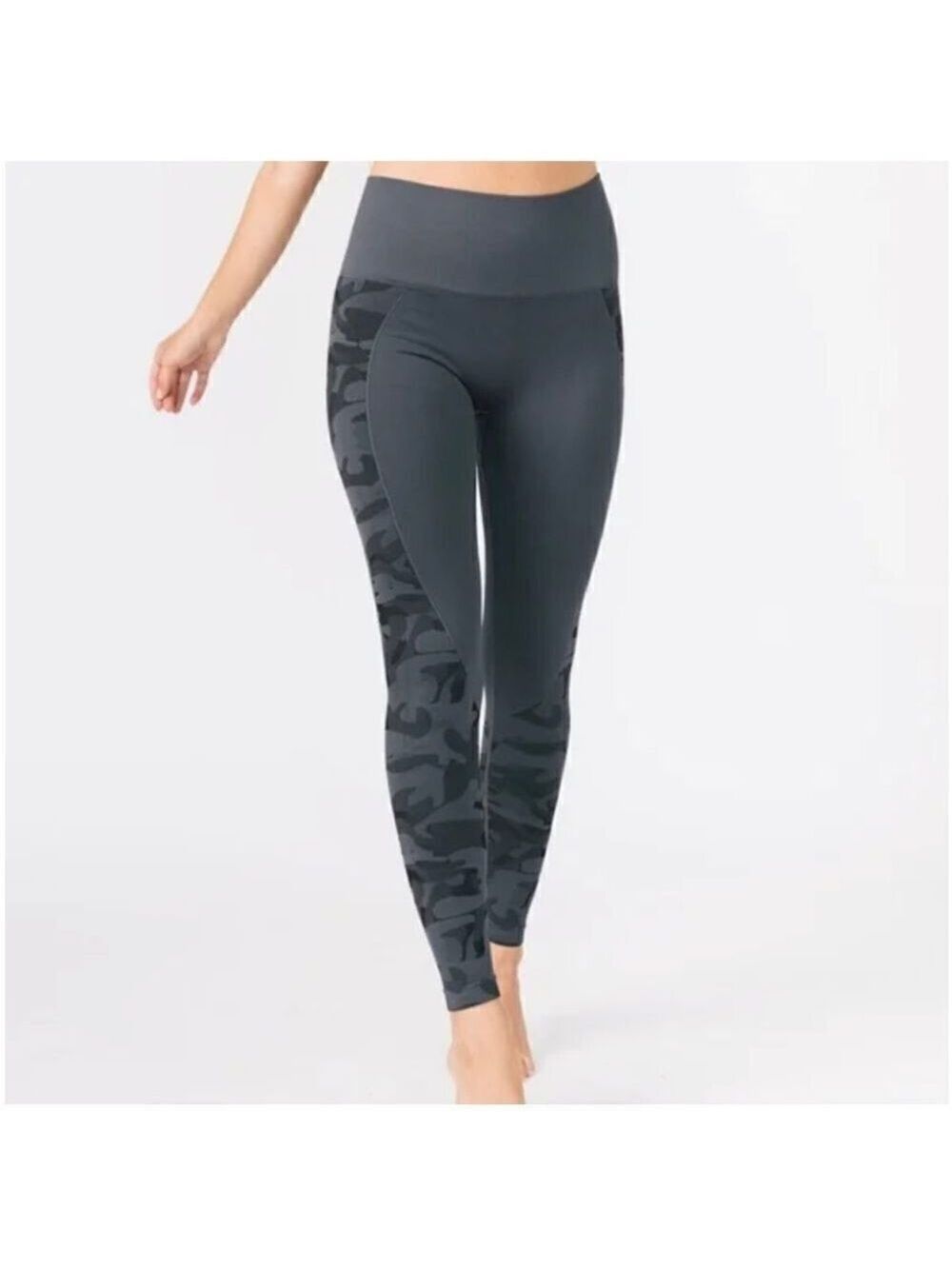 Zyia Seamless Camo High Waist 7/8 Performance Leggings